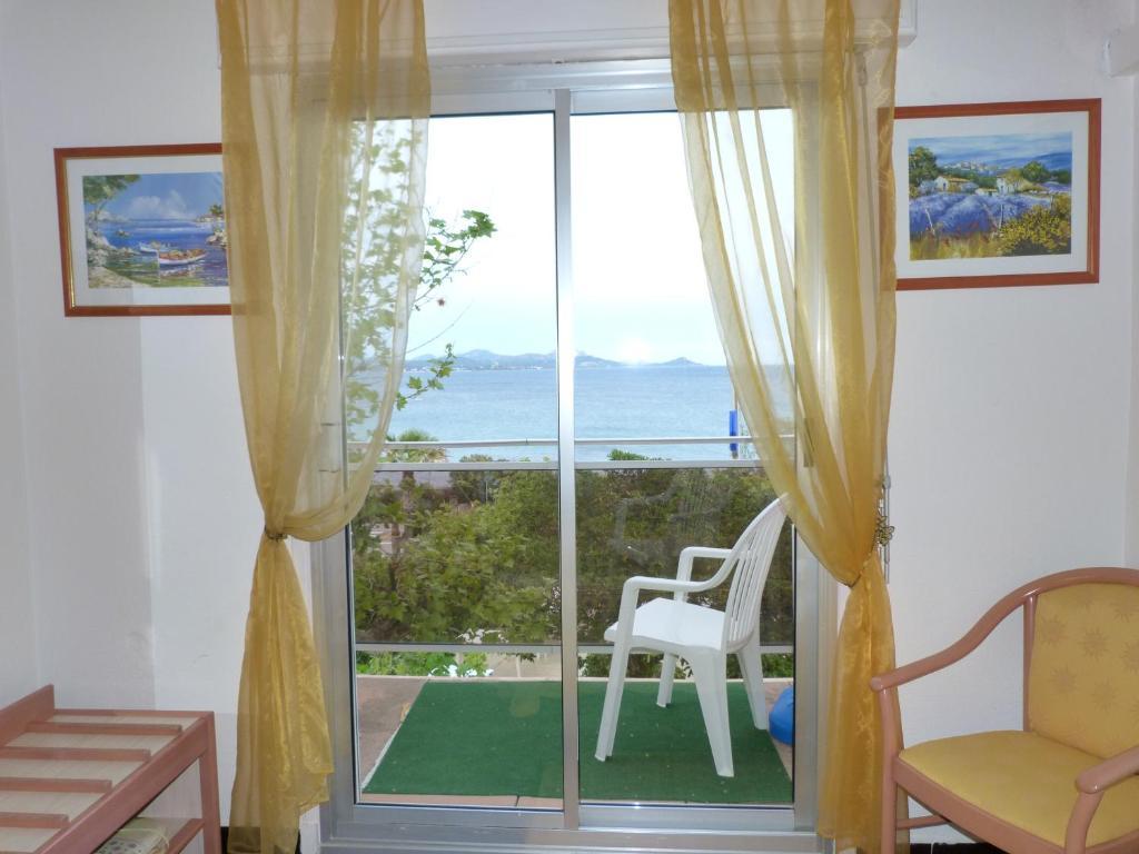 Hotel La Caravelle Fréjus Екстериор снимка