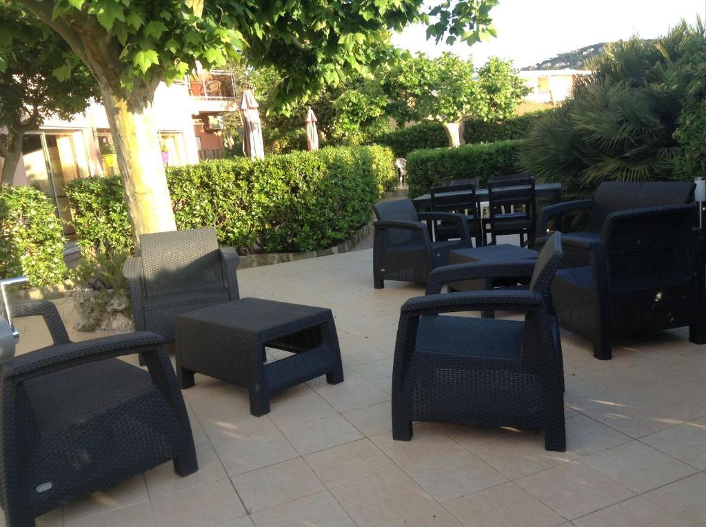 Hotel La Caravelle Fréjus Екстериор снимка