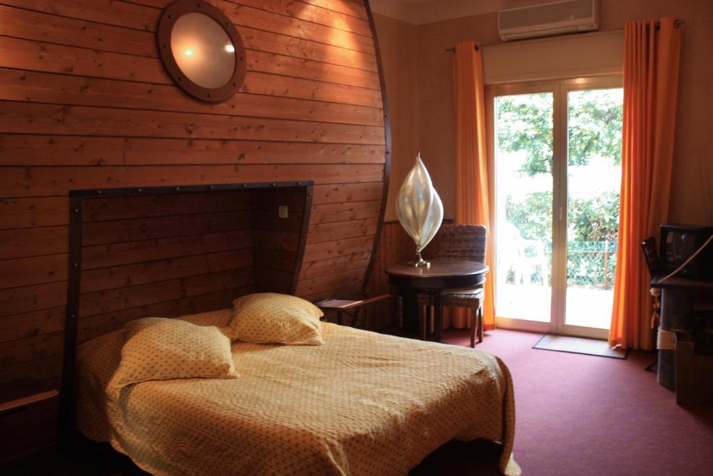 Hotel La Caravelle Fréjus Екстериор снимка