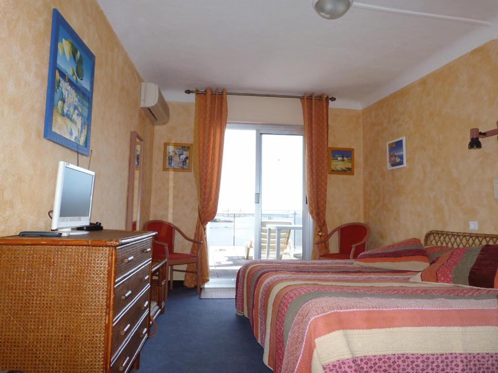Hotel La Caravelle Fréjus Стая снимка