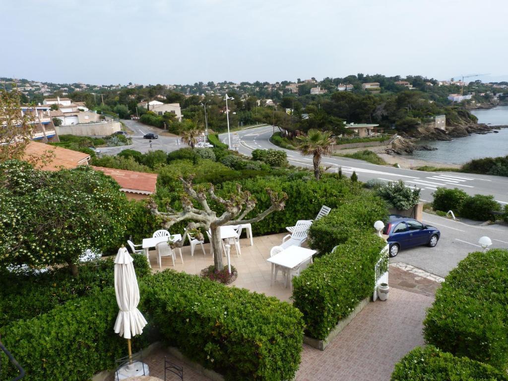Hotel La Caravelle Fréjus Екстериор снимка