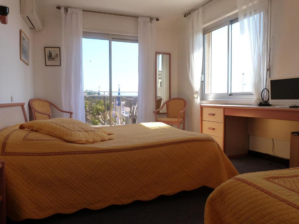 Hotel La Caravelle Fréjus Стая снимка