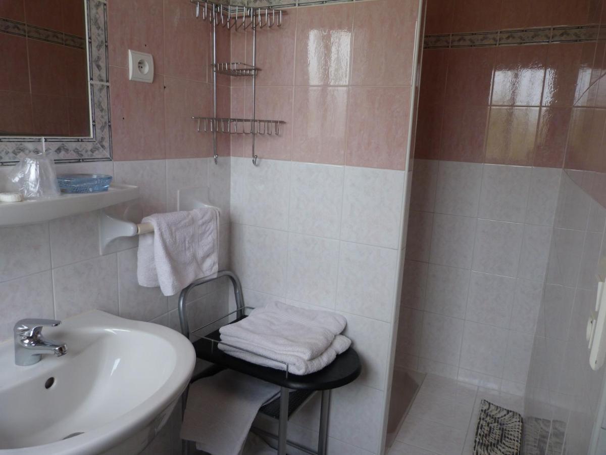 Hotel La Caravelle Fréjus Екстериор снимка